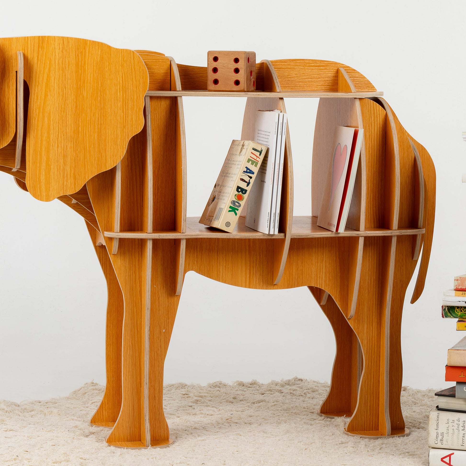 Biblioteca elefante infantil decorativa