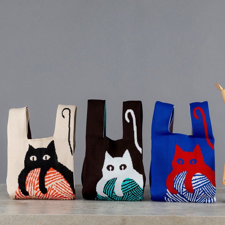 Bolsa tejida con diseño de gato y ovillo