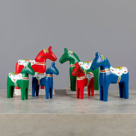 Todos los Caballos Dala escandinavos de madera en colores vibrantes