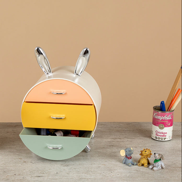 Conejo organizador con tres cajones decorativos