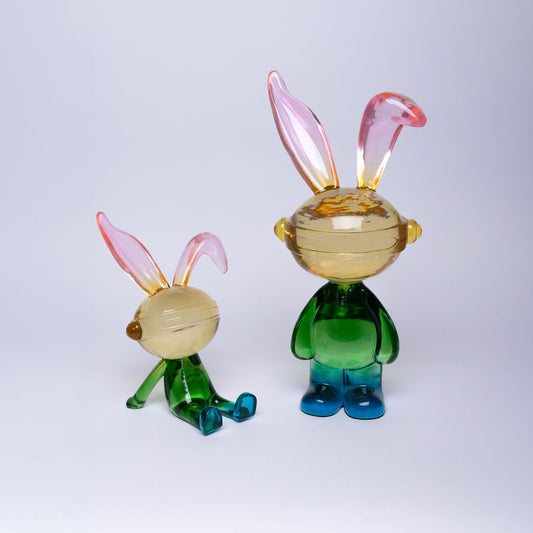 Figuras de conejos transparentes con estilo fantástico