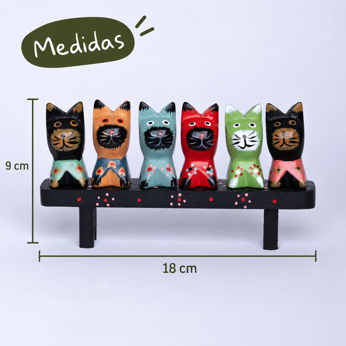 Gatitos sentados en cm