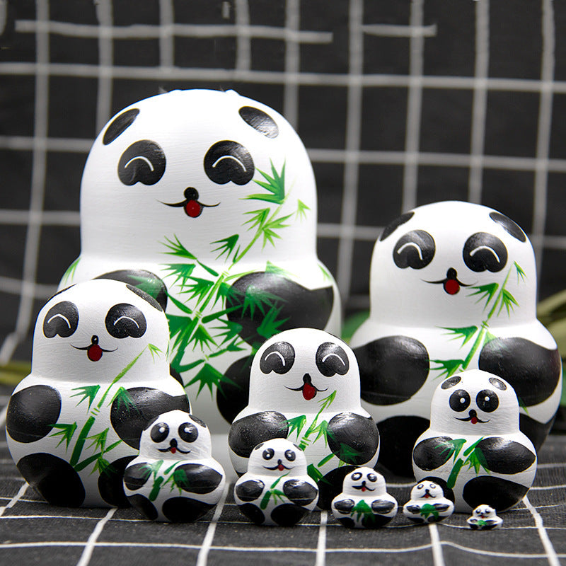 Muñeca rusa panda con figuras encastrables