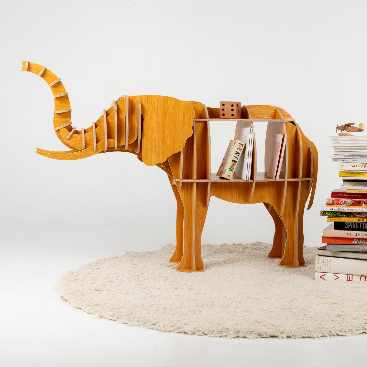 Biblioteca elefante infantil decorativa